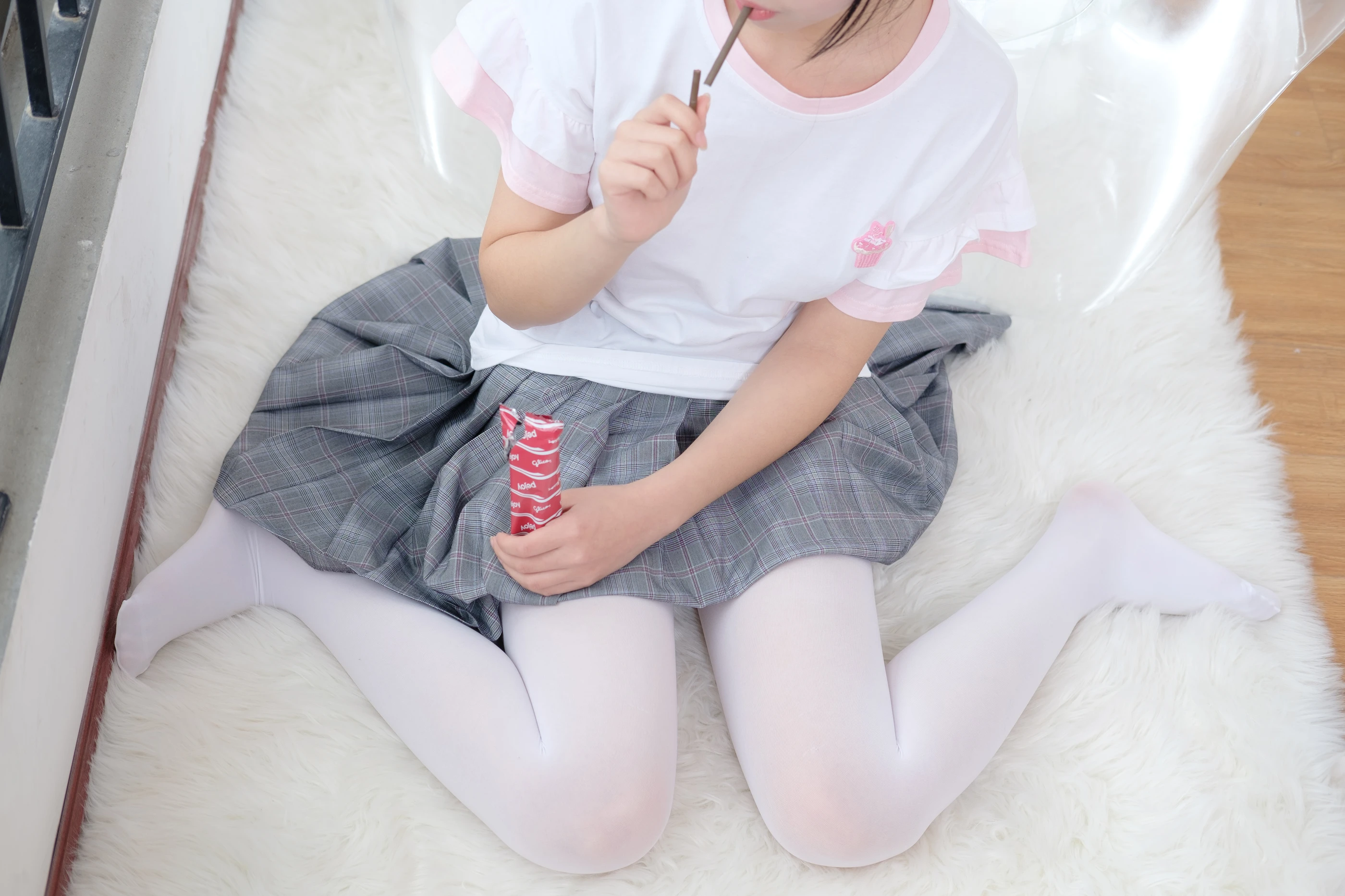 森萝财团 [BETA-015] 白丝嫩嫩的厨娘 [41P 1V]插图1